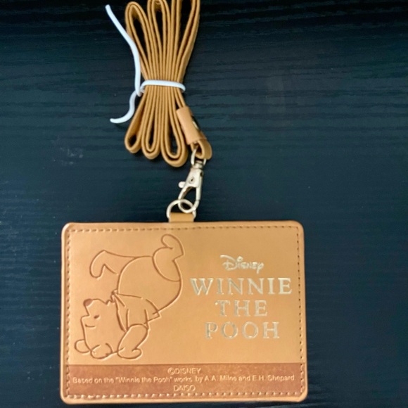Disney Accessories - NEW- Winnie the Pooh Card Holder